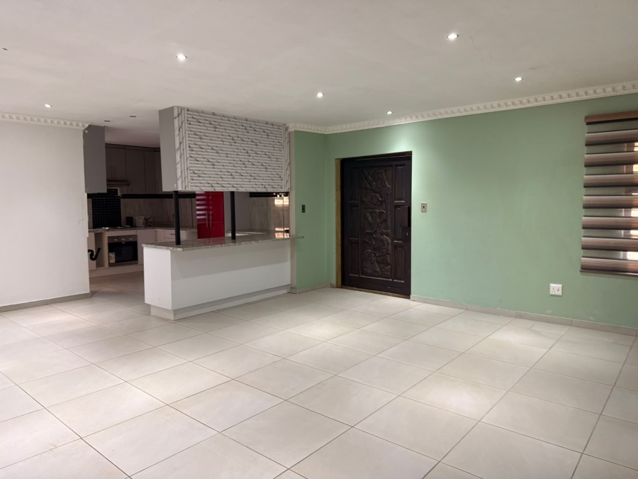5 Bedroom Property for Sale in Waterkloof North West